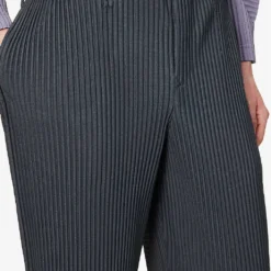 Pleated Elasticated-waist Straight-leg Regular-fit Knitted Trousers 9 Pleated Elasticated-waist Straight-leg Regular-fit Knitted Trousers -Default Template 4 R04163781 GUNMETALGRAY ALT04